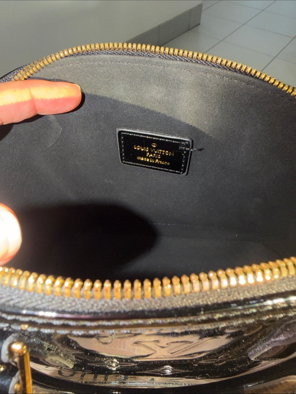 LV Black Vernis Alma BB with Gold Charm Chain - Picture 3 of 5
